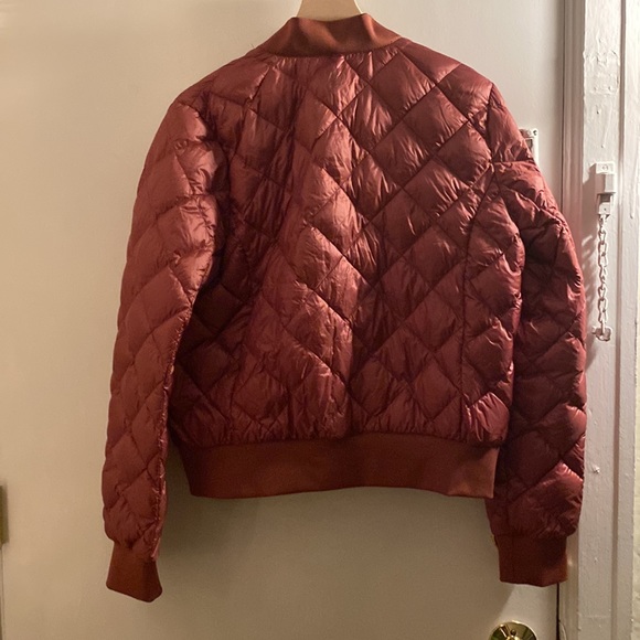 Aritzia tna quilted puffer League Bomber jacket - Picture 5 of 11
